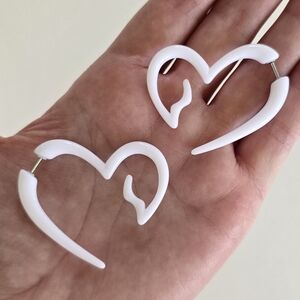 🤍 White Heart Faux Gauge Earrings